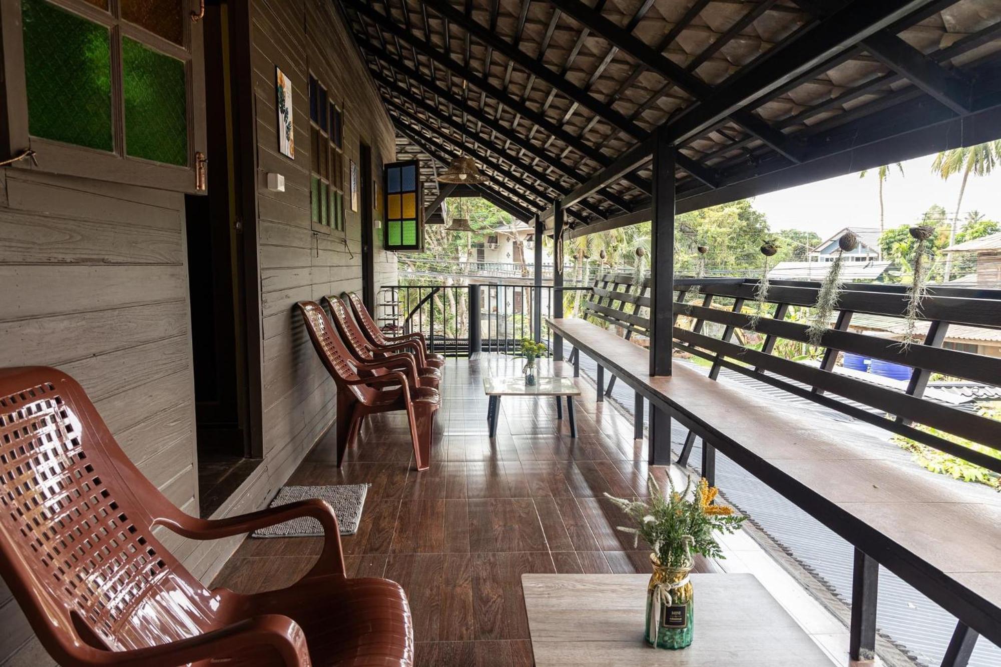 Blockhouse Samui Hostel Mae Nam Buitenkant foto