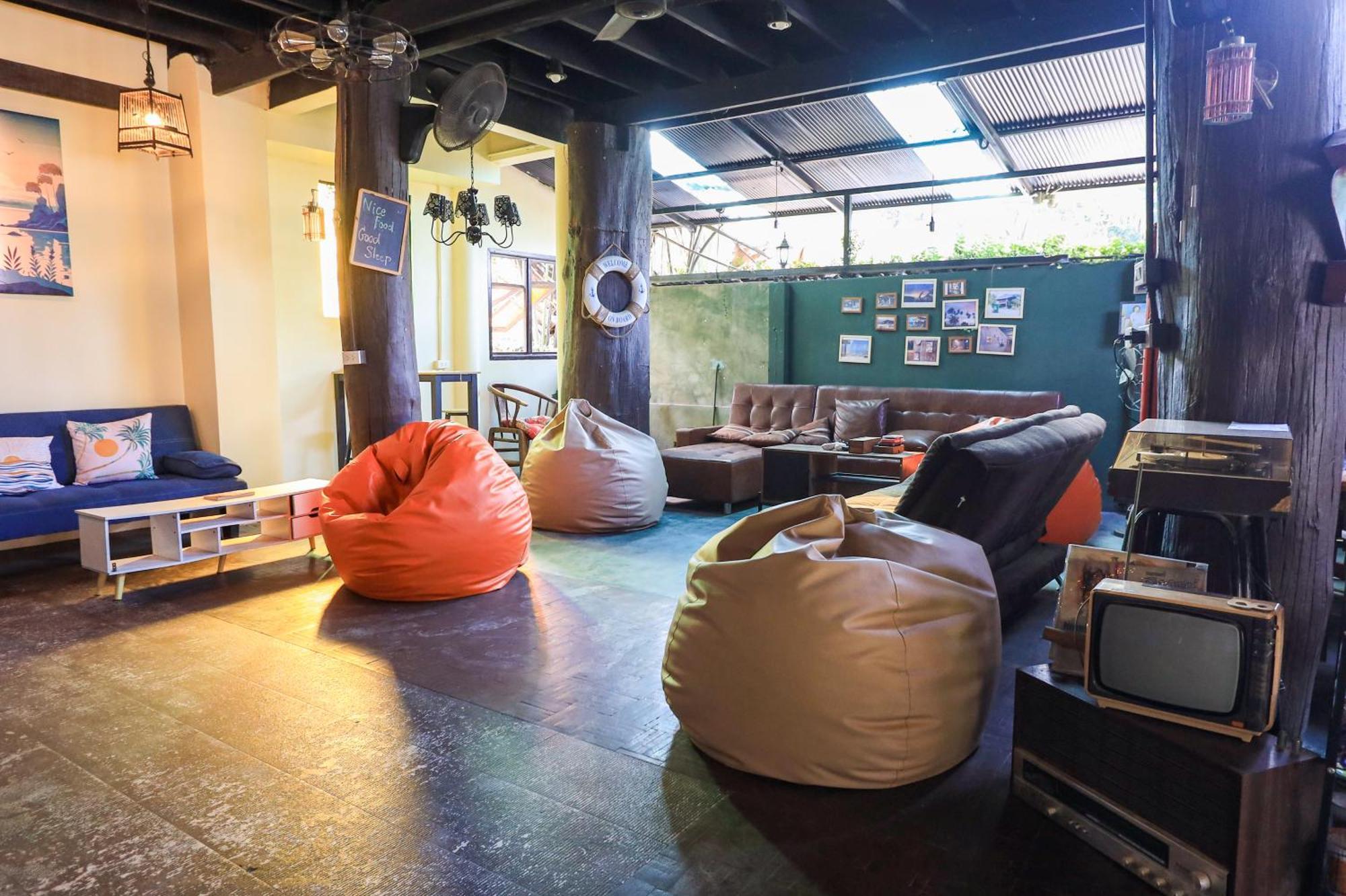 Blockhouse Samui Hostel Mae Nam Buitenkant foto